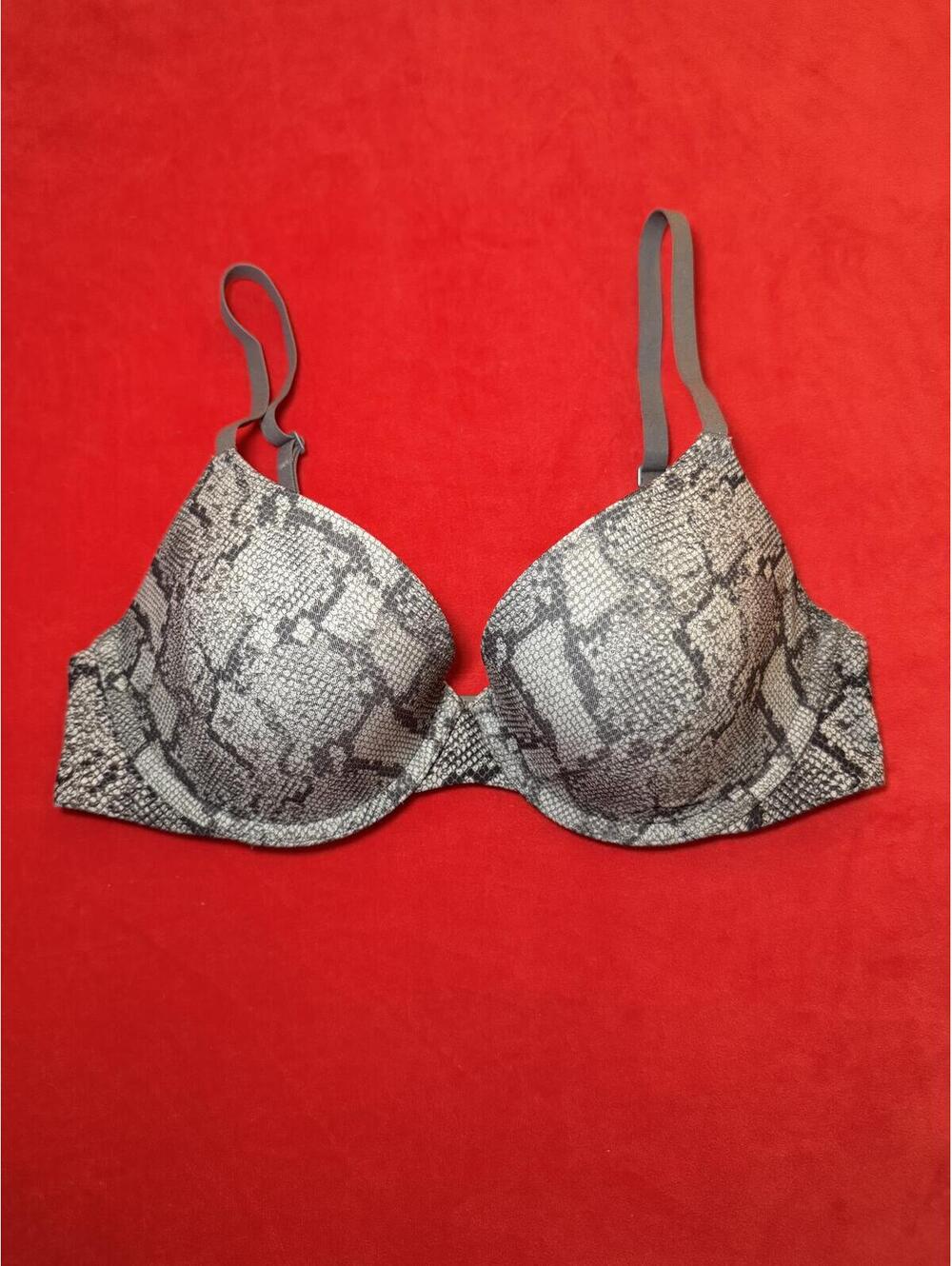 NWOT Skims Fits Everybody TShirt Bra Color Grey Snake Print Size 34B